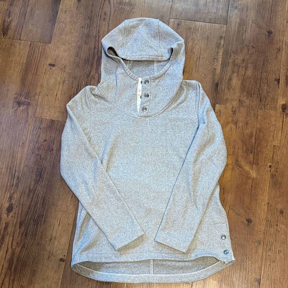 Women’s North Face hoodie